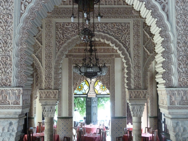 Restaurant mit kolonialer Architektur