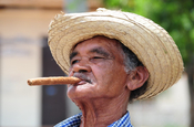 Kubaner mit Havanna Zigarre