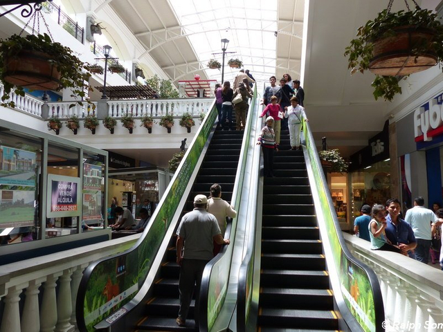 Einkaufszentrum San Luis in San Rafael 