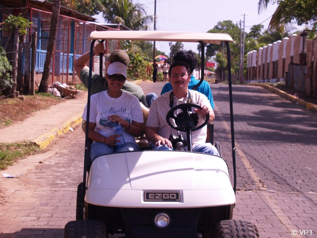 Unterwegs mit einem Elektro Golf-Kart Corn Island Nicaragua