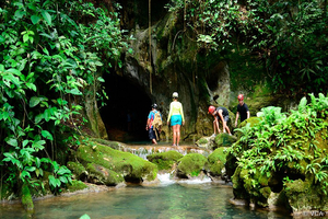 Eingang zur Actun Tunichil Muknal-Höhle Belize