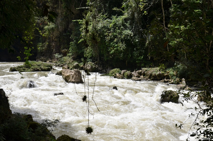 Río Cahabón im Departamento Alta Verapaz