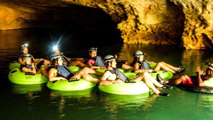 Cave tubing Belize Pure Centralamerica auf dem Weg nach San Ignacio