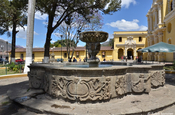 Plaza Mayor mit Brunnen in Antigua