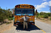 Schulbus auf Ometepe