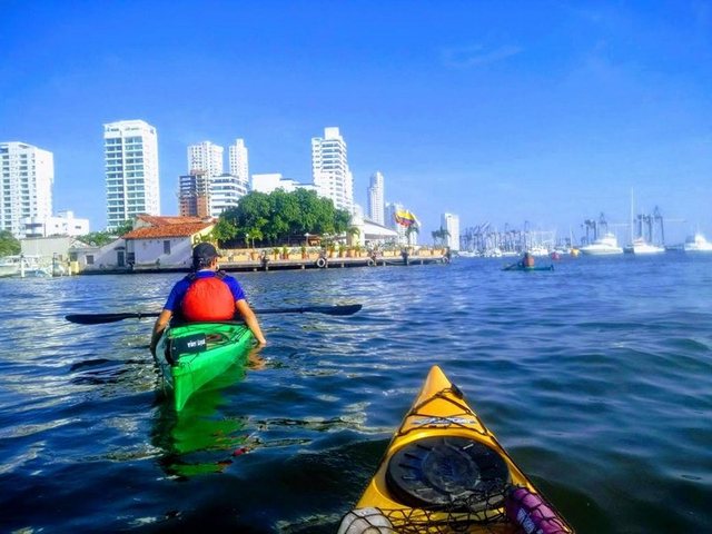 Per Kayak vor Cartagena unterwegs