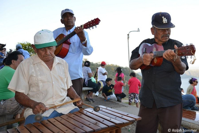 Musikanten beim Kratersee Apoyo