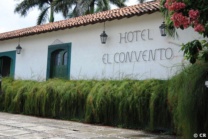 Straßenseite Hotel El Convento in León