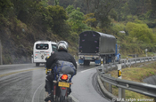 Straßenverkehr in den Anden