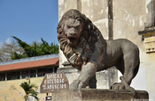 Löwenmonument vor der Kathedrale