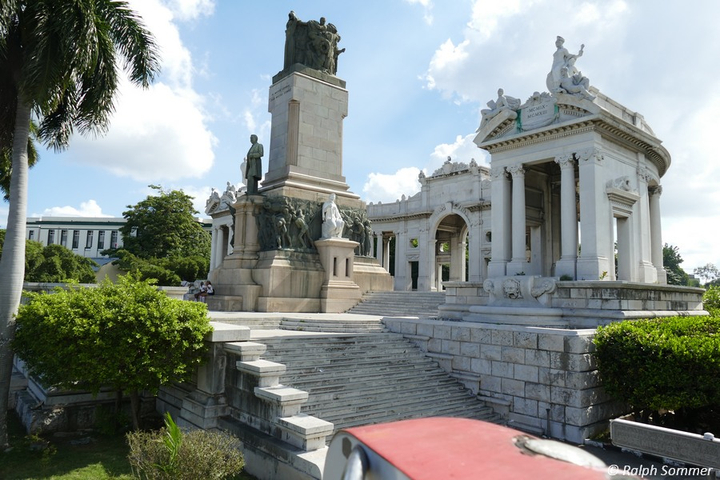 Monument von Jose Miguel Gomez