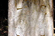 Stele mit Herrscher in der Mayastadt