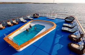 M/V Galapagos Legend Swimmingpool