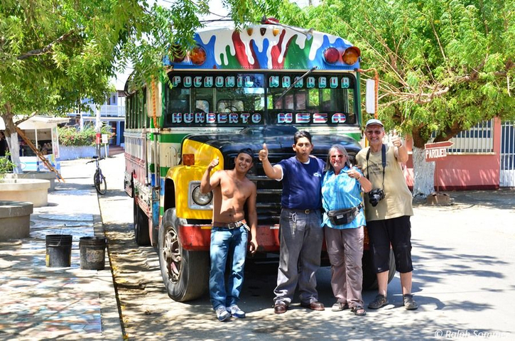 Bus zum Playa Pochomil