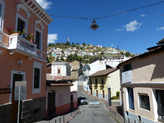 Blick auf Panecillo Quito Ecuador