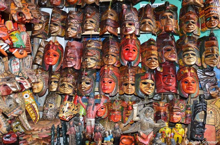 Maya Masken auf dem Markt