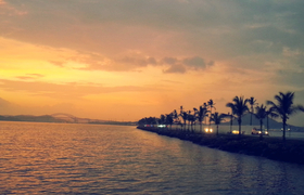 Blick auf den Causeway Amador vor Panama City