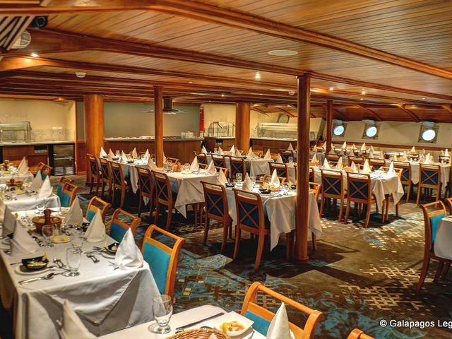 Restaurant M/V Galapagos Legend