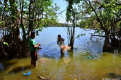 Fischer mit Wurfnetz auf Ometepe Nicaragua
