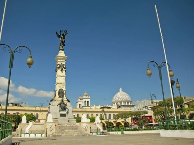 San Salvador Plaza Libertad