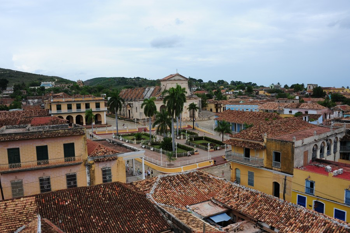Plaza und Kirche von Trinidad in Kuba