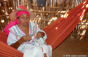 Wayuu Frau in der Hängematte in La Guajira