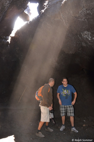 In einer Lavahöhle am Vulkan Pacaya