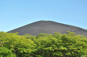Cerro Negro Vulkan und Wald