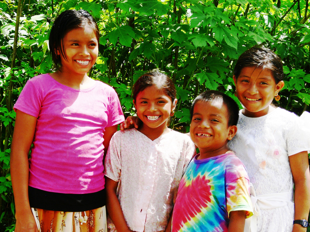 Kinder in Belize