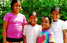 Kinder in Belize