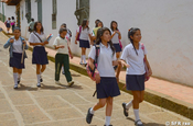 Schüler in Schuluniform in Villa de Leyva