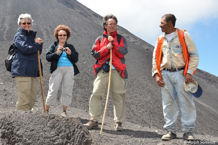 Wanderer am Vulkan Pacaya