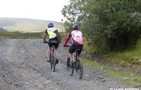 Biking am Vulkan Pasochoa in Ecuador