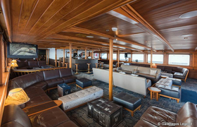 Charles Darwin Lounge