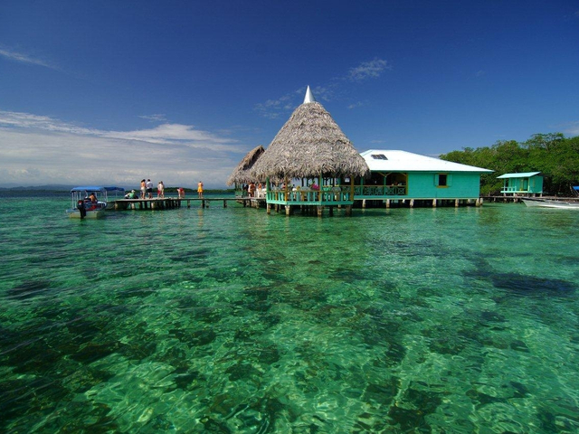 Strandbar am Coral Cay
