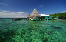Strandbar am Coral Cay