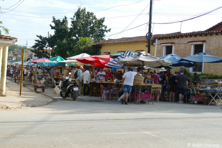 Kunsthandwerksmarkt in Viñales auf Kuba
