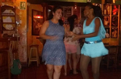 Tanzen in einer Bar