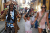 Pirat in der Altstadt