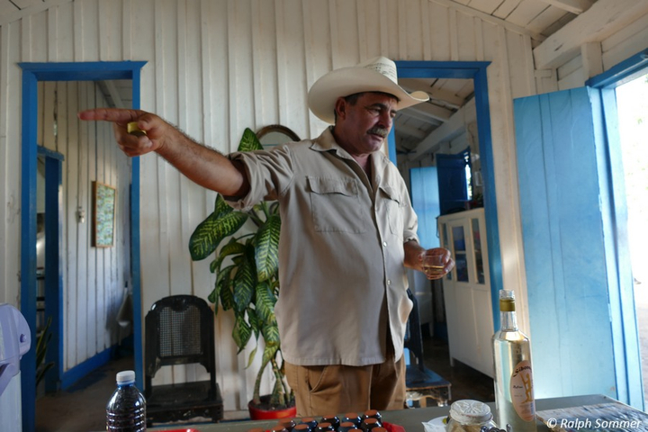 Tabakfarmer Señor Benito Camejo im Tal von Viñales auf Kuba