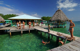 Strandbar am Coral Cay