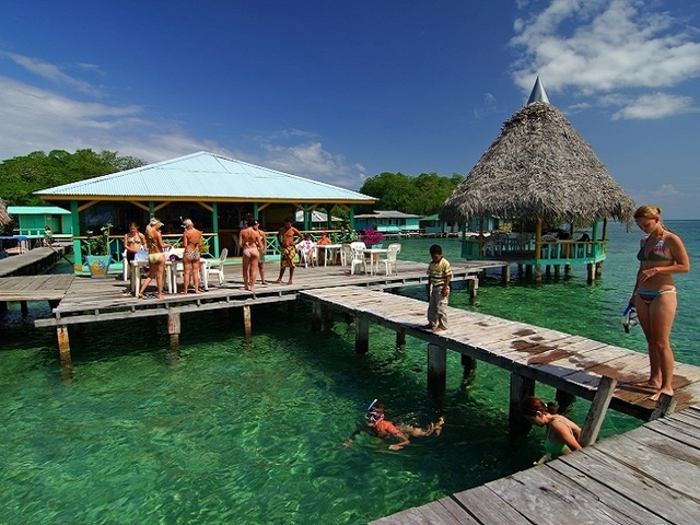 Strandbar am Coral Cay