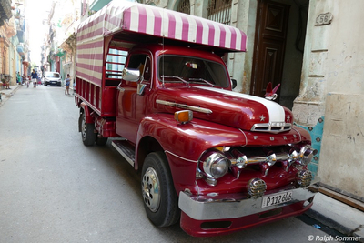Oldtimer Bus in Havanna 