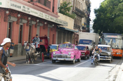 Verkehr Altstat Havanna auf der Insel Kuba in Lateinamerika