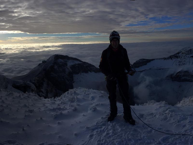Cotopaxi-Gipfel-Sonnenaufgang