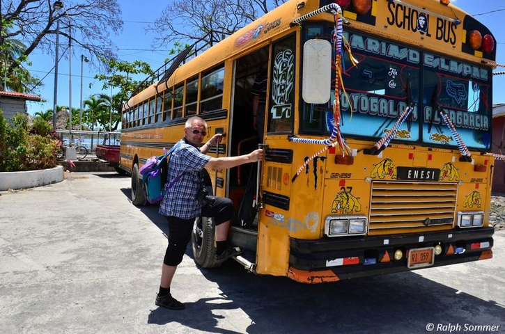 Schulbus in Moyogalpa auf Ometepe
