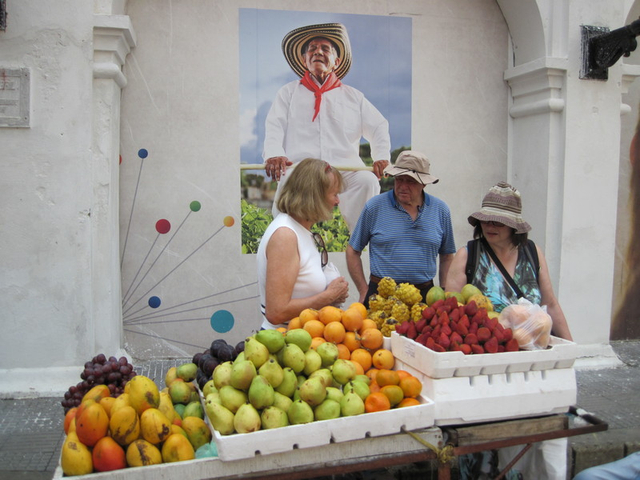 Früchtestand an der Straße in Cartagena