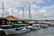 Yachthafen im Rio Dulce