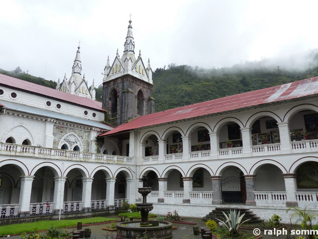 Basilica in Baños