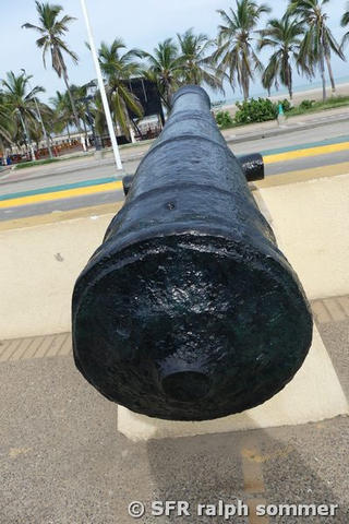 Kanone am Malecón (Uferstraße)